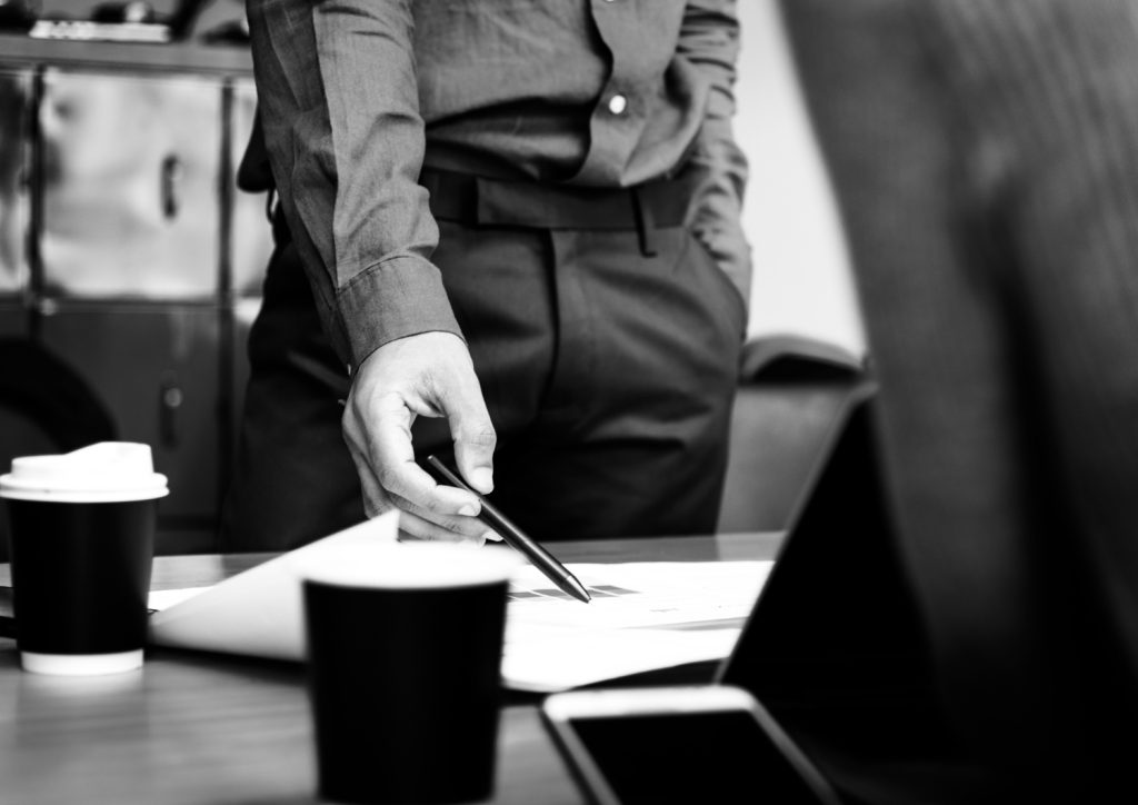 wierzyciel przychodzi po niezwrócony dług